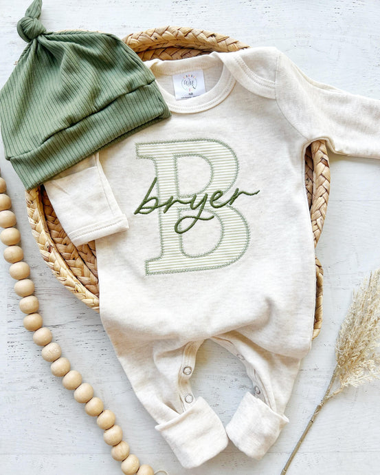 Personalized neutral baby romper and hat set, custom infant boy coming home outfit, baby shower gift, sleeper with footies green Christmas