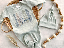 Load image into Gallery viewer, Personalized romper baby boy outfit and hat set, custom boy coming home outfit summer baby outfit, baby shower gift, sleeper with footies
